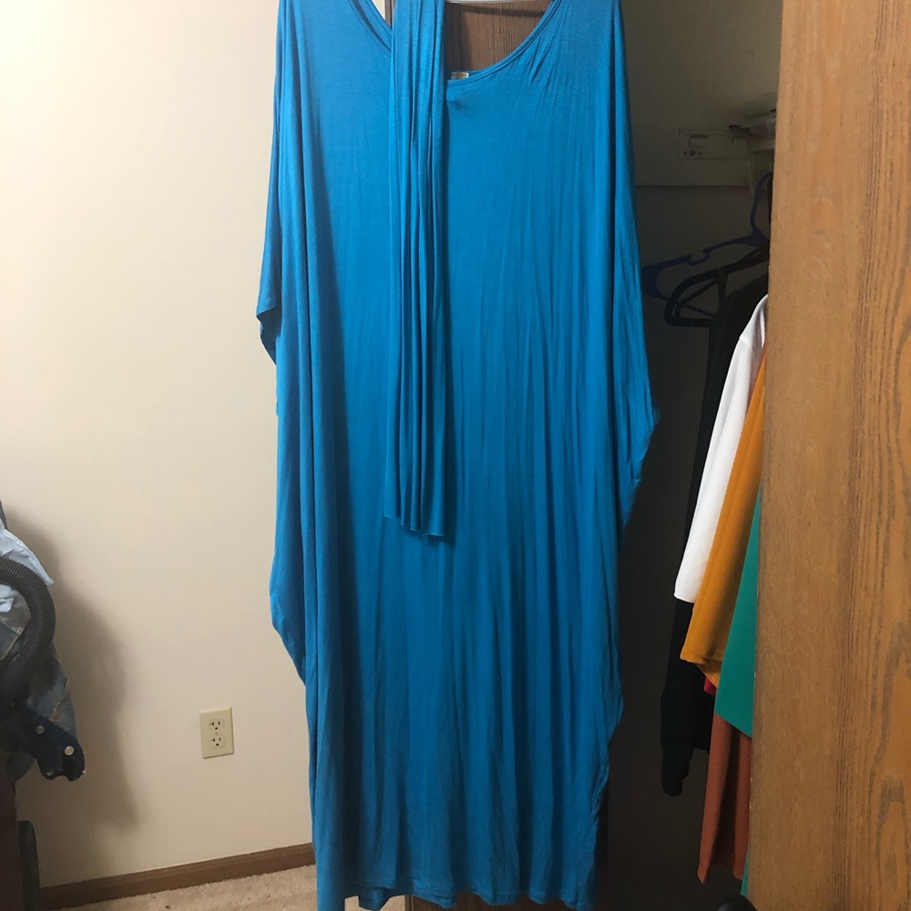 Maxi length t-shirt dress with belt